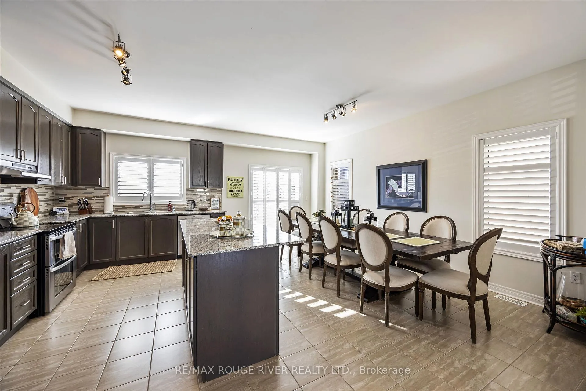 Photo 10 of 1721 Carousel Drive, Pickering, Duffin Heights — HOMEH