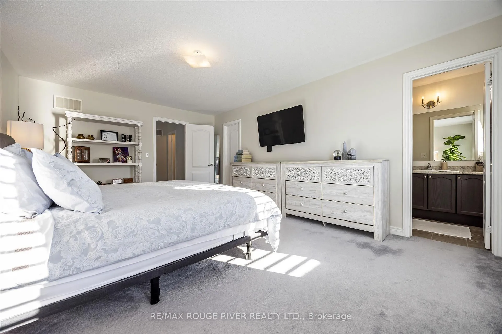 Photo 17 of 1721 Carousel Drive, Pickering, Duffin Heights — HOMEH