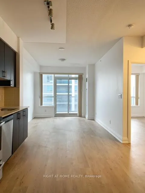Photo 17 of 7171 Yonge Street, Markham, Thornhill — HOMEH