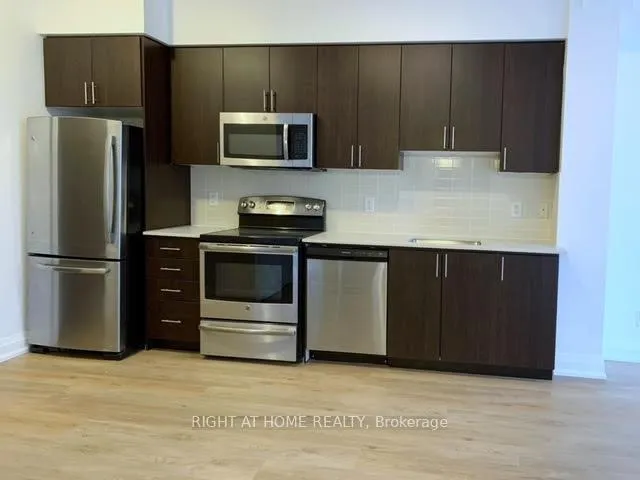 Photo 18 of 7171 Yonge Street, Markham, Thornhill — HOMEH