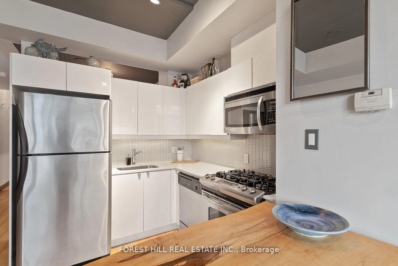 Photo 10 of Unit 406, 127 Queen Street E, Toronto, Church-Yonge Corridor — HOMEH