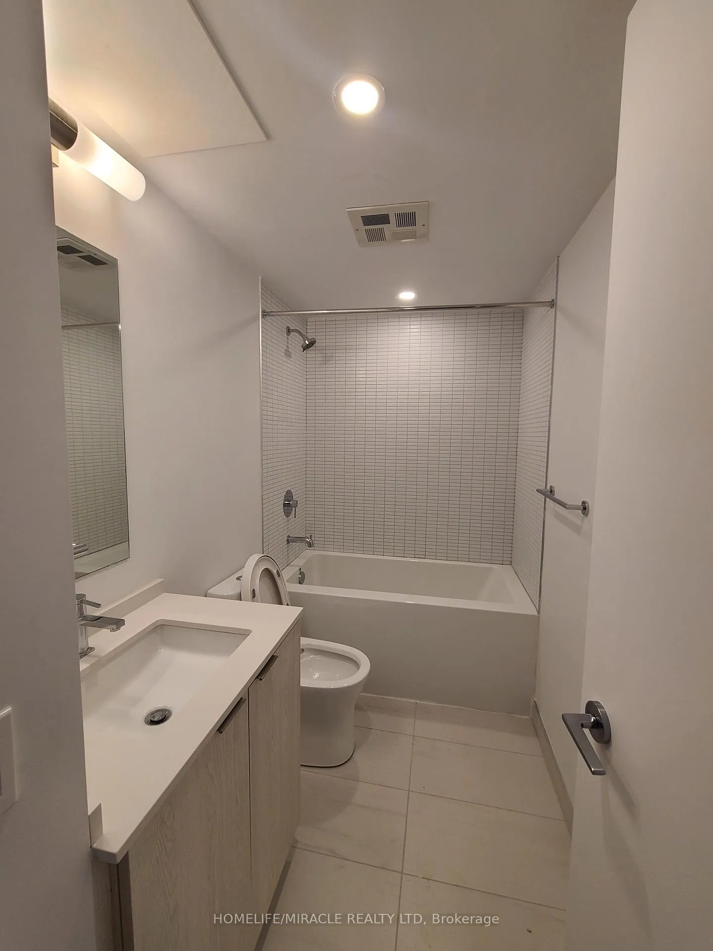 Photo 7 of Unit 427, 1 Jarvis Street, Hamilton, Beasley — HOMEH