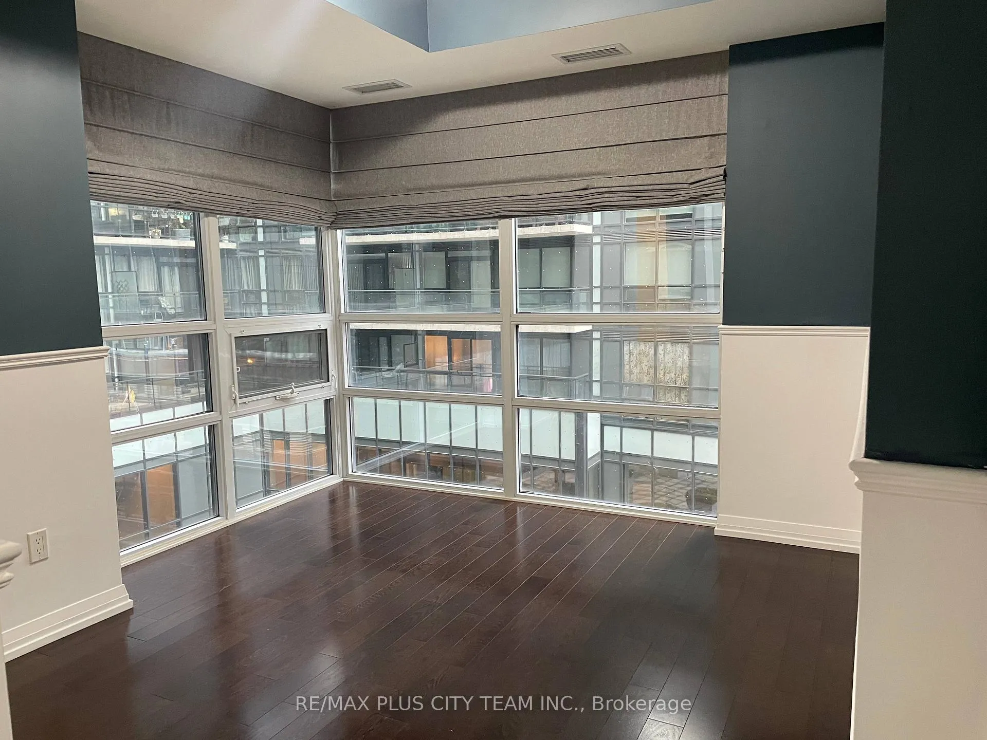 Photo 9 of Unit 720, 460 Adelaide Street, Toronto, Moss Park — HOMEH