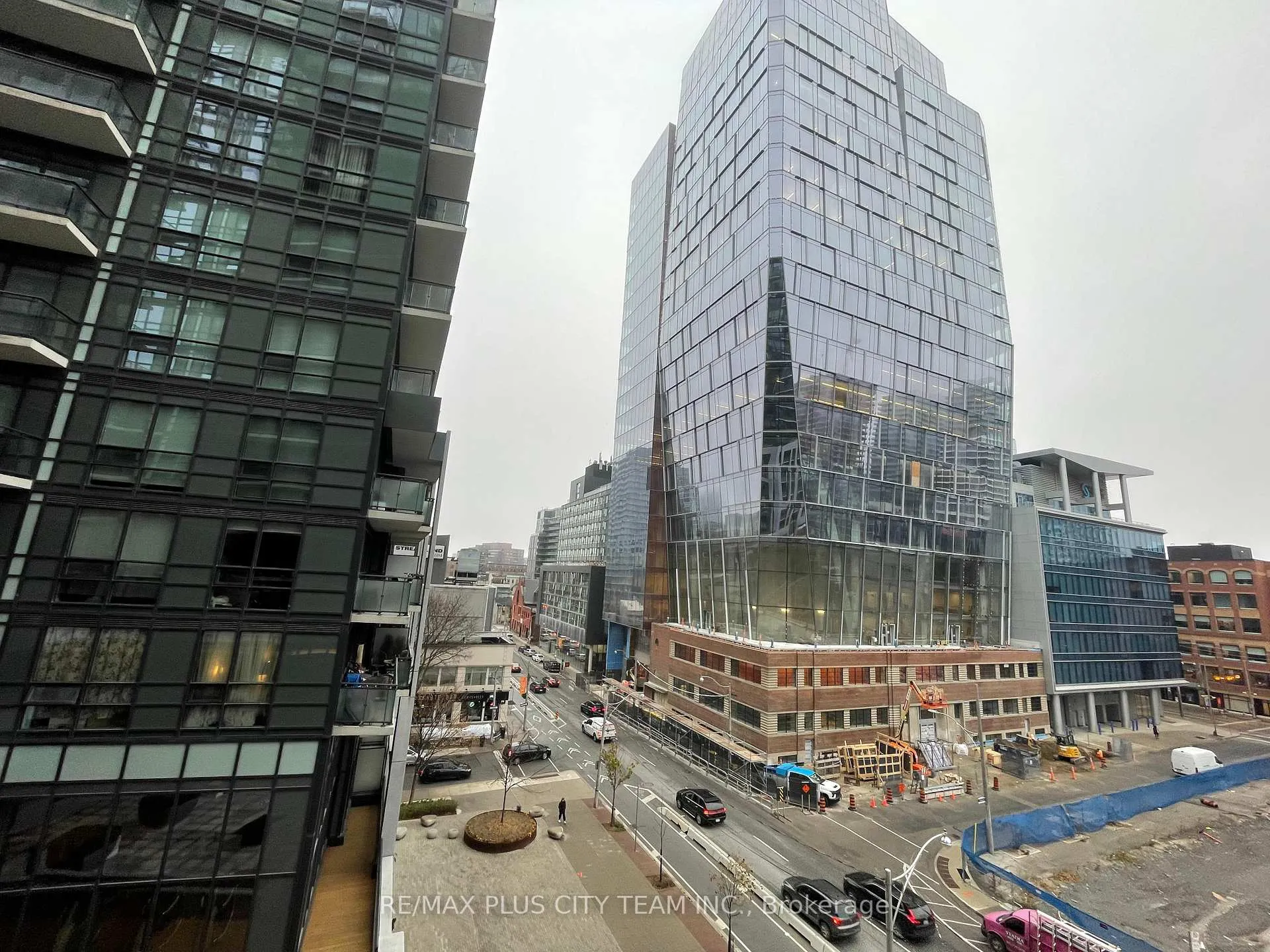 Photo 15 of Unit 720, 460 Adelaide Street, Toronto, Moss Park — HOMEH