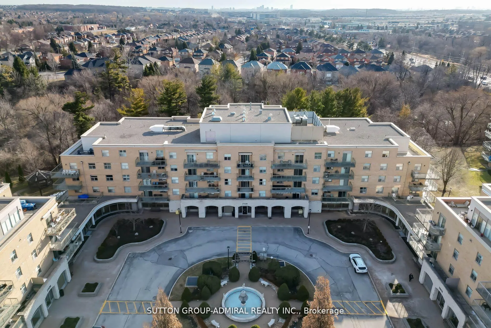 Photo 2 of Unit 509, 2504 Rutherford Road, Vaughan, Maple — HOMEH
