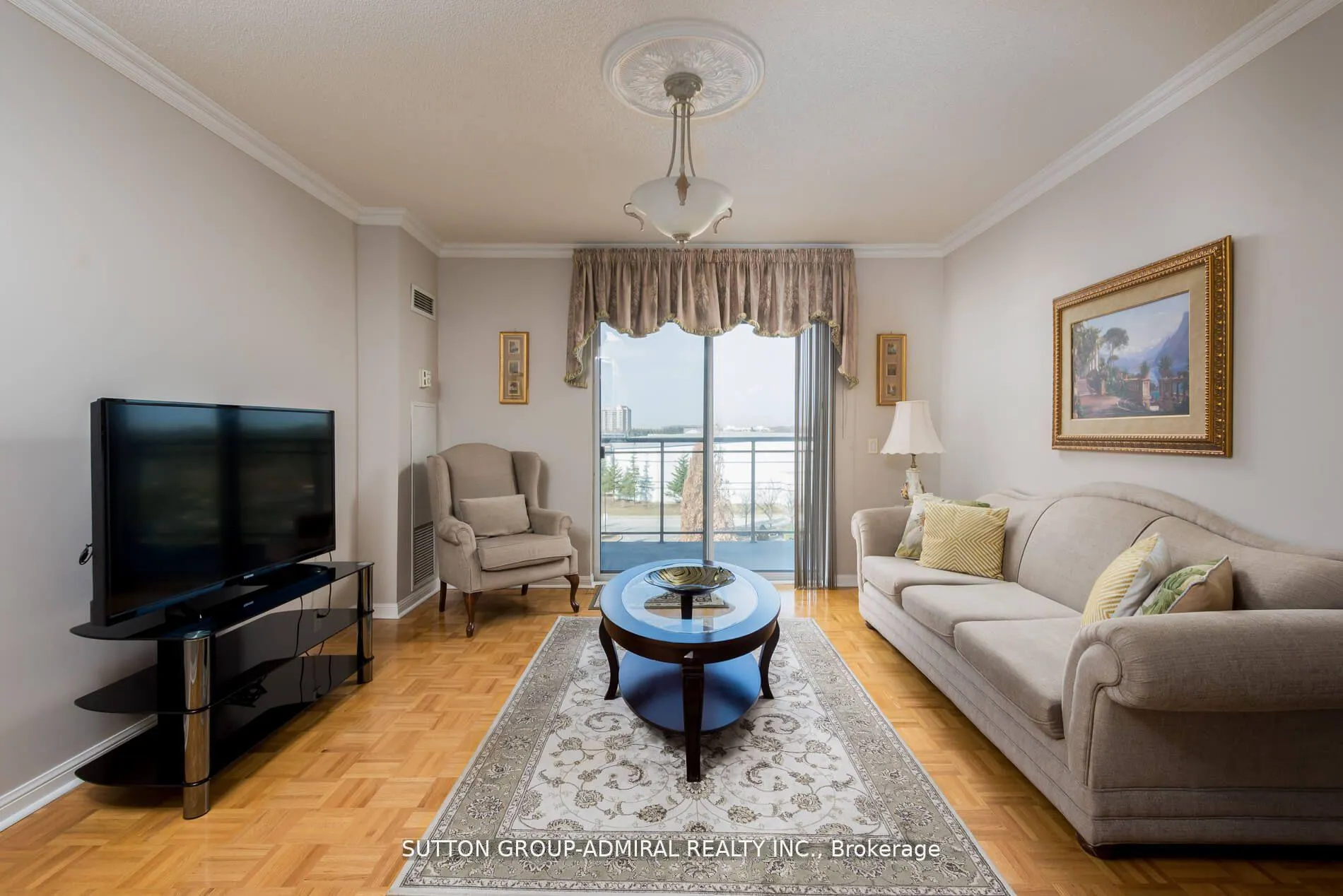 Photo 5 of Unit 509, 2504 Rutherford Road, Vaughan, Maple — HOMEH