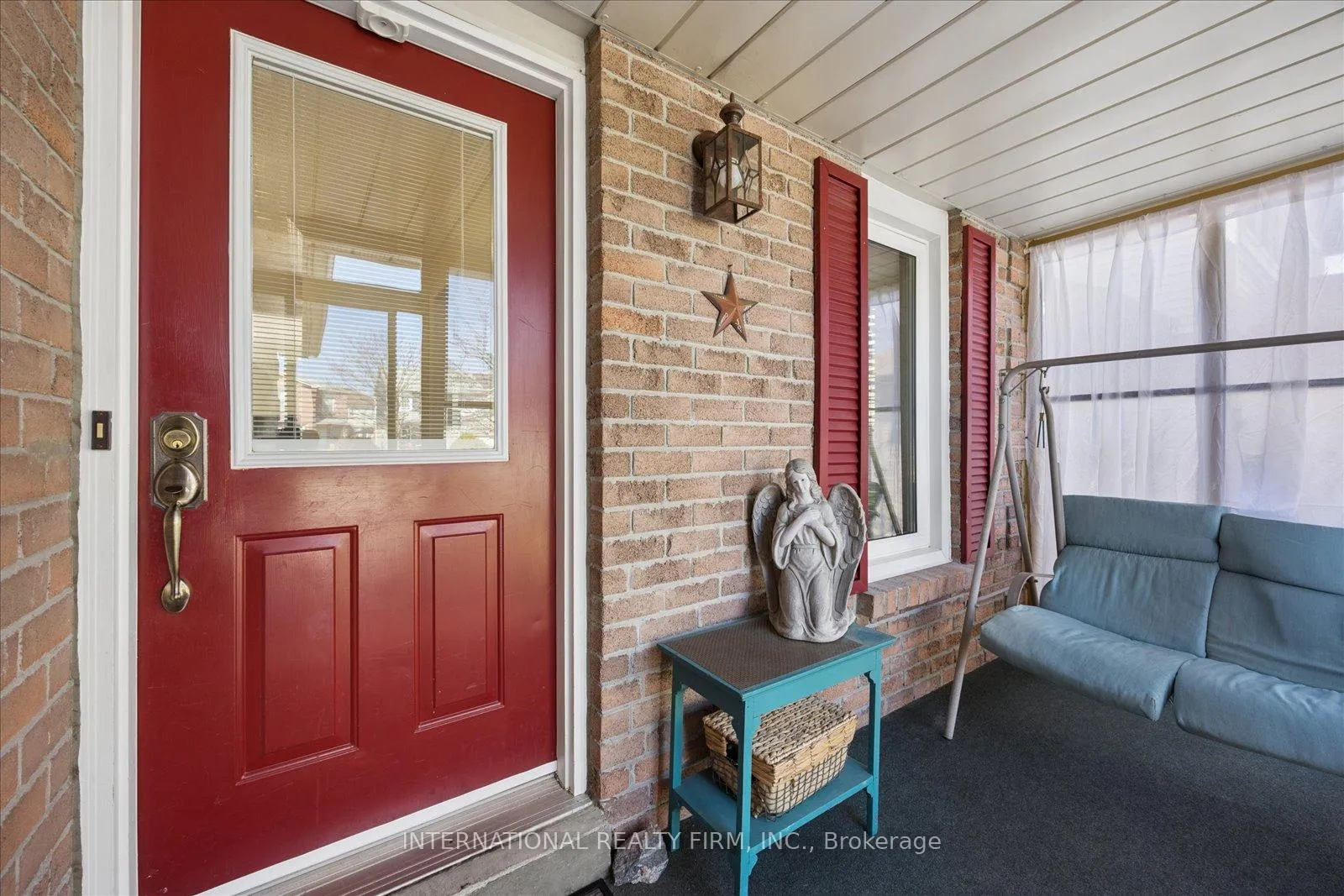 Photo 4 of 1472 Connery Crescent, Oshawa, Lakeview — HOMEH