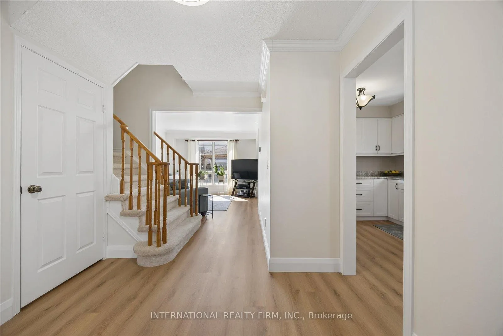 Photo 5 of 1472 Connery Crescent, Oshawa, Lakeview — HOMEH