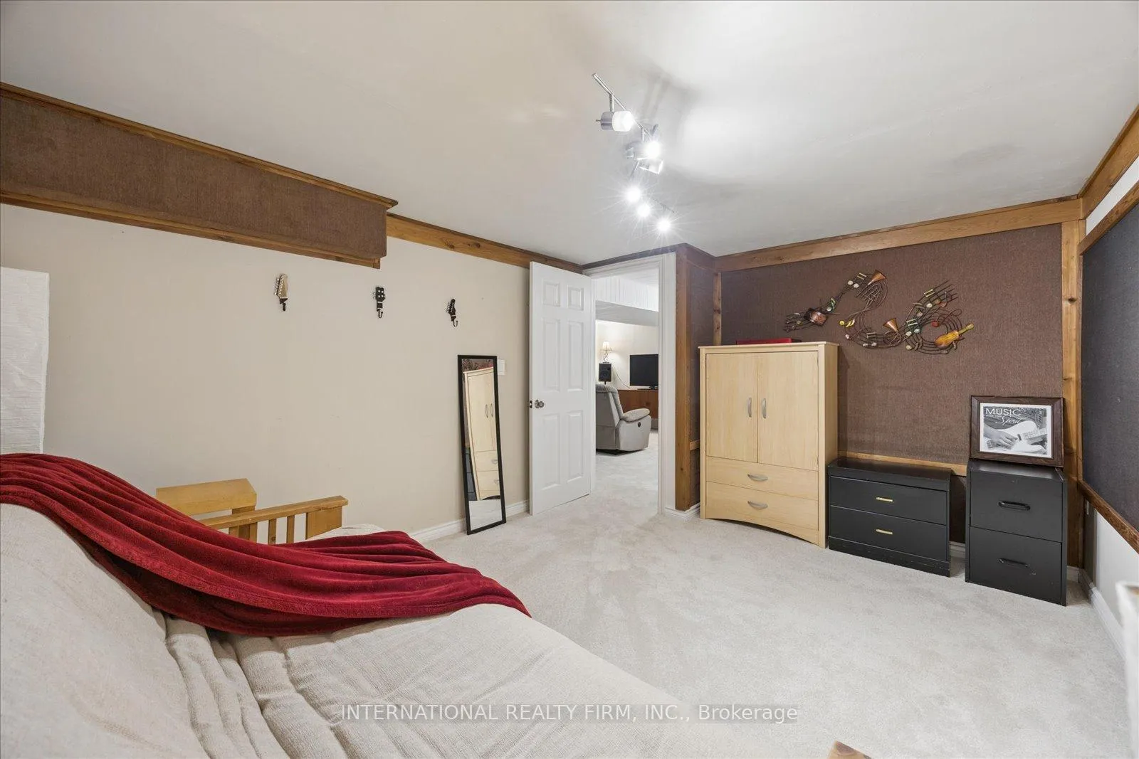 Photo 31 of 1472 Connery Crescent, Oshawa, Lakeview — HOMEH