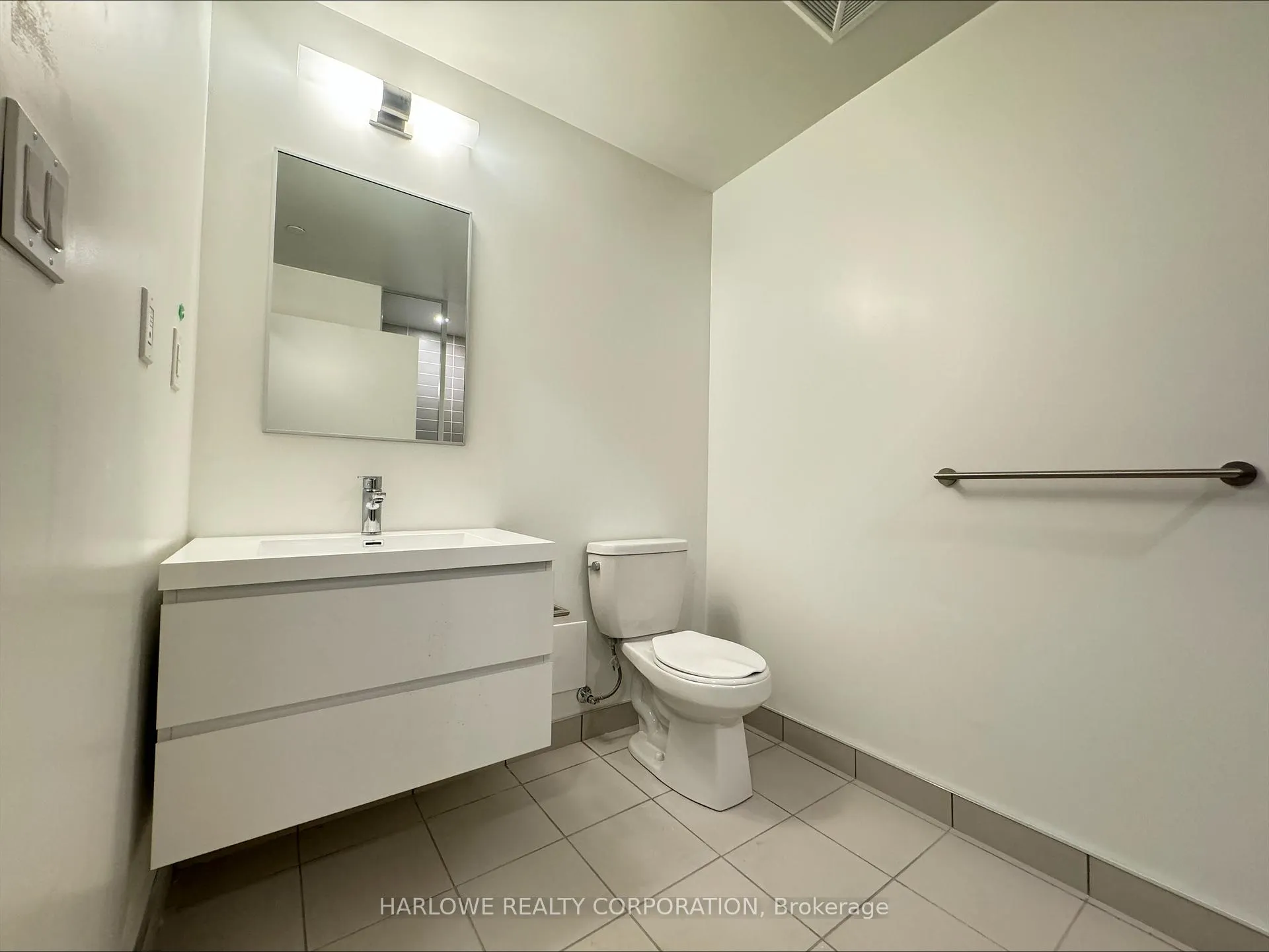 Photo 4 of Unit 930 A, 8119 Birchmount Road, Markham, Unionville — HOMEH