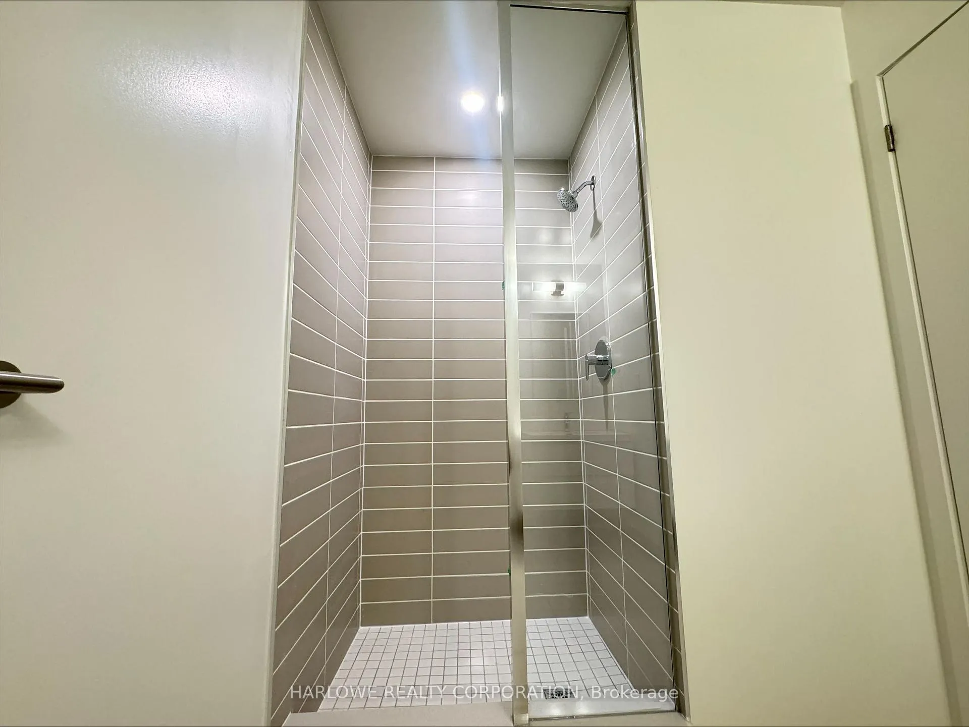Photo 5 of Unit 930 A, 8119 Birchmount Road, Markham, Unionville — HOMEH