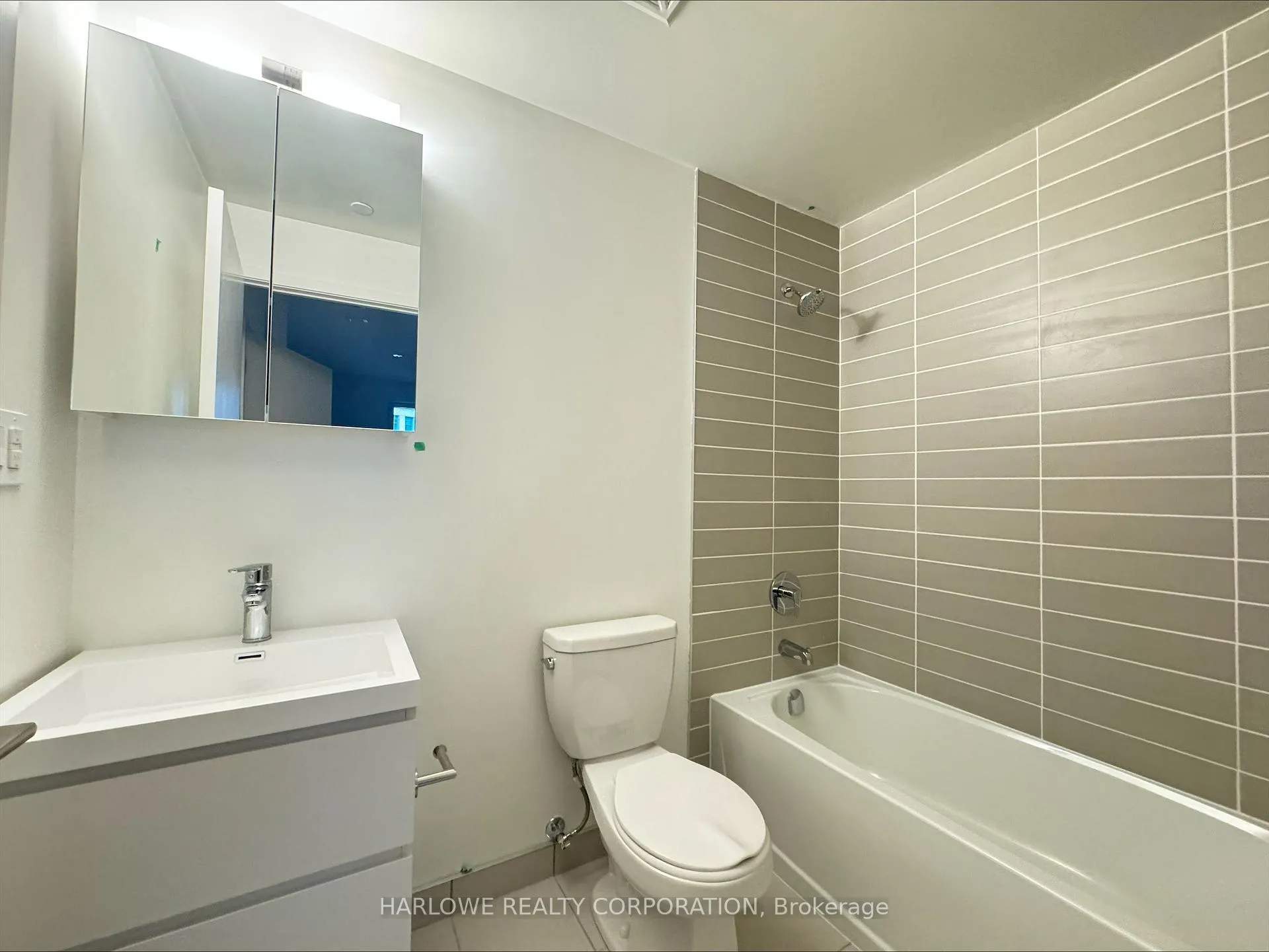 Photo 8 of Unit 930 A, 8119 Birchmount Road, Markham, Unionville — HOMEH