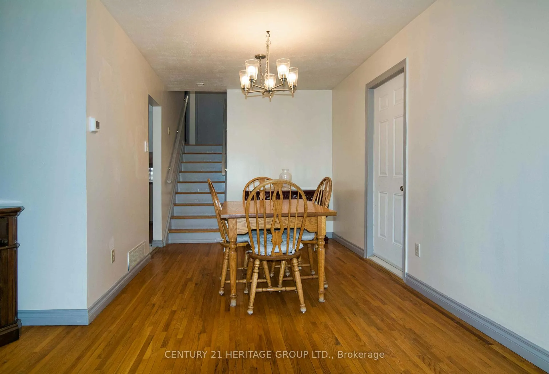 Photo 4 of 13 Eastern Avenue, New Tecumseth, Tottenham — HOMEH