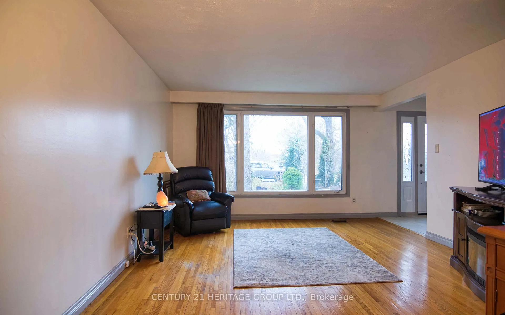 Photo 5 of 13 Eastern Avenue, New Tecumseth, Tottenham — HOMEH