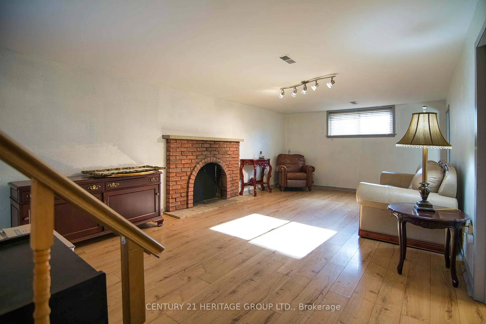 Photo 6 of 13 Eastern Avenue, New Tecumseth, Tottenham — HOMEH