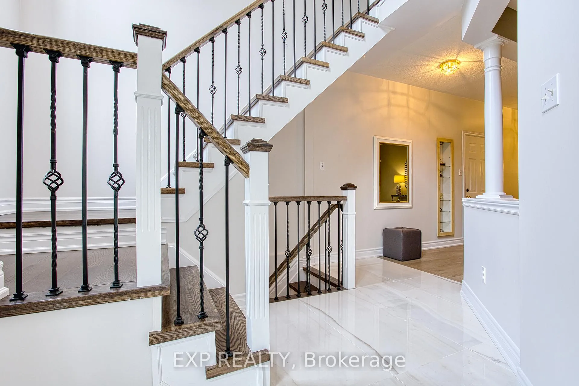 Photo 4 of 96 Glenmeadow Crescent, Hamilton, Winona Park — HOMEH