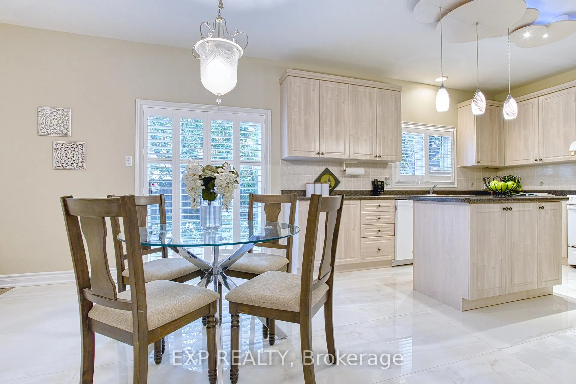 Photo 9 of 96 Glenmeadow Crescent, Hamilton, Winona Park — HOMEH