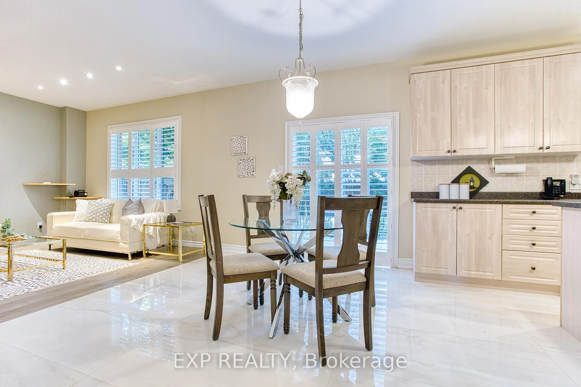 Photo 10 of 96 Glenmeadow Crescent, Hamilton, Winona Park — HOMEH