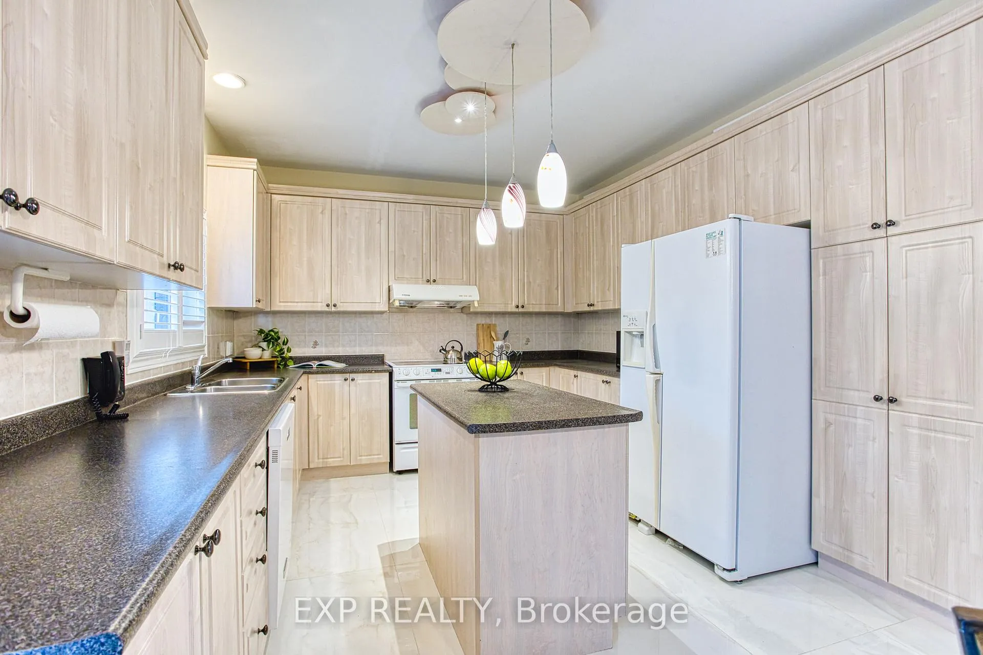Photo 12 of 96 Glenmeadow Crescent, Hamilton, Winona Park — HOMEH