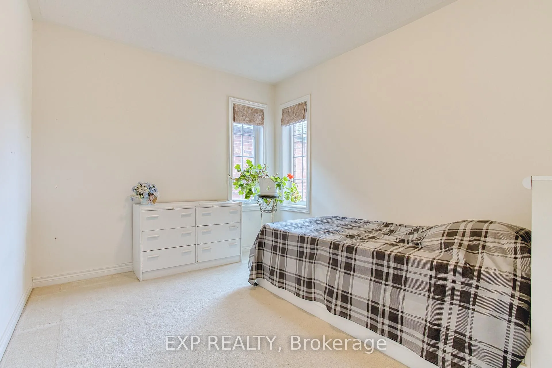 Photo 28 of 96 Glenmeadow Crescent, Hamilton, Winona Park — HOMEH