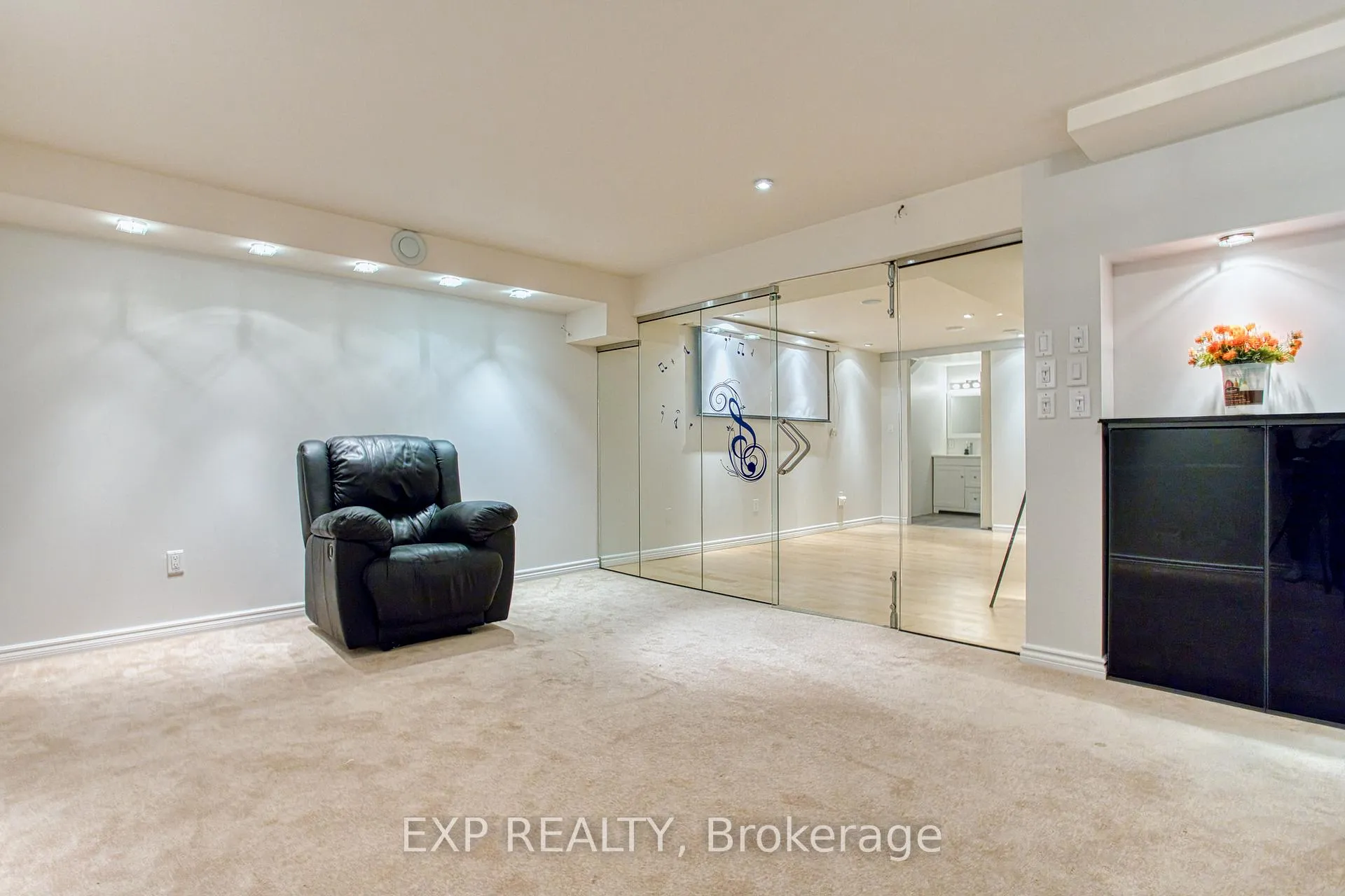 Photo 33 of 96 Glenmeadow Crescent, Hamilton, Winona Park — HOMEH