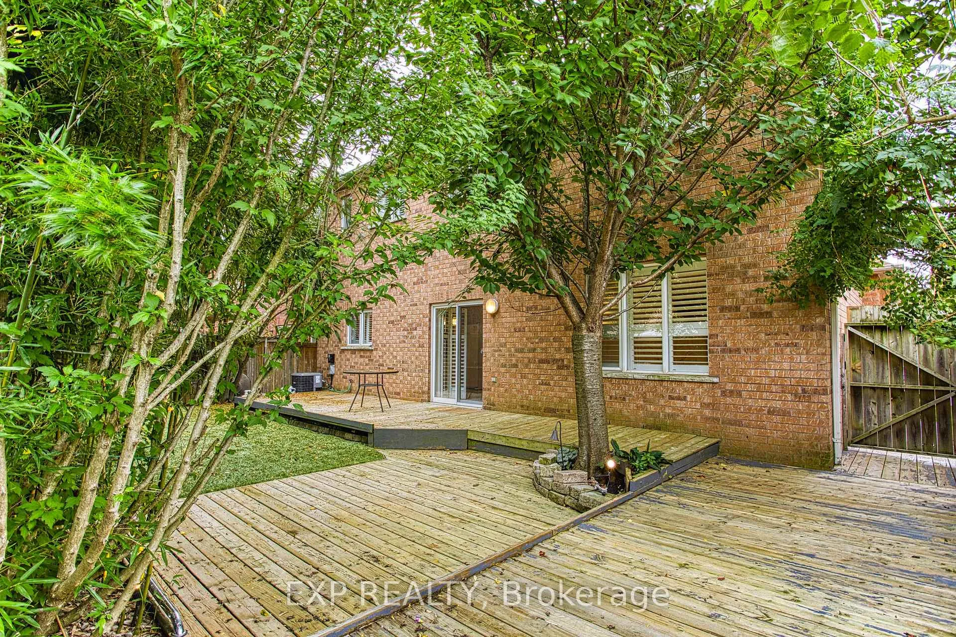 Photo 38 of 96 Glenmeadow Crescent, Hamilton, Winona Park — HOMEH