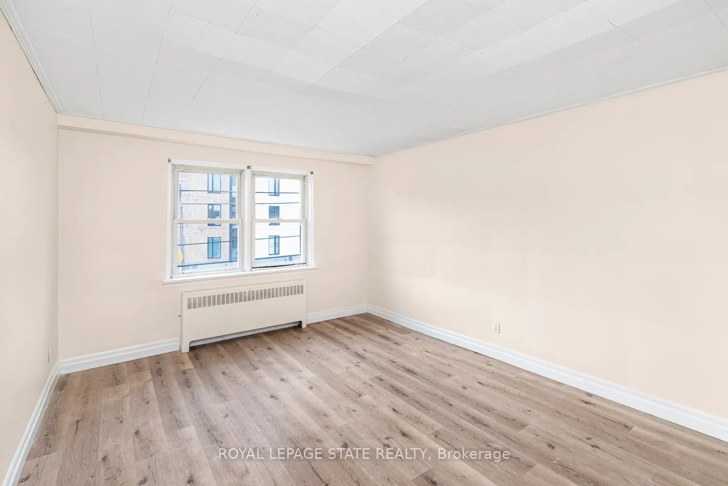 Photo 5 of Unit 5, 802 King Street W, Hamilton, Westdale — HOMEH