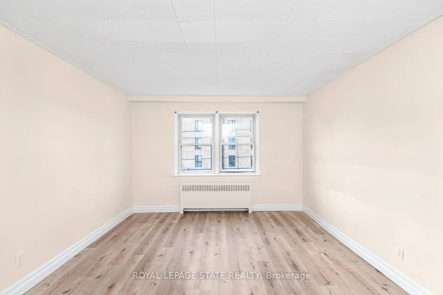 Photo 6 of Unit 5, 802 King Street W, Hamilton, Westdale — HOMEH