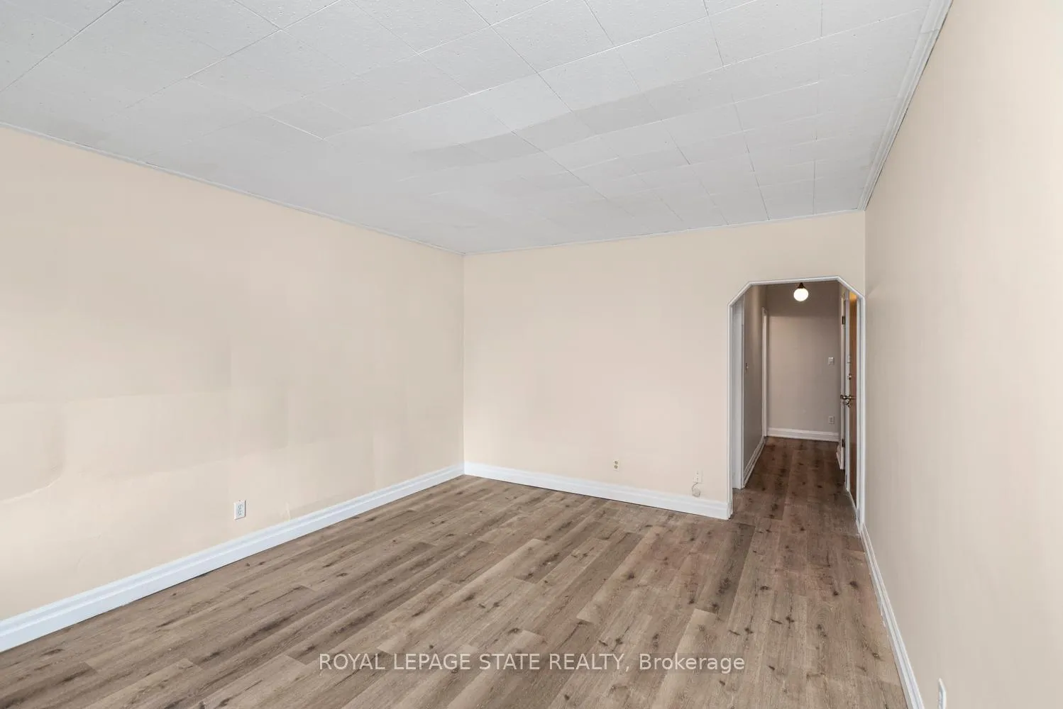 Photo 8 of Unit 5, 802 King Street W, Hamilton, Westdale — HOMEH
