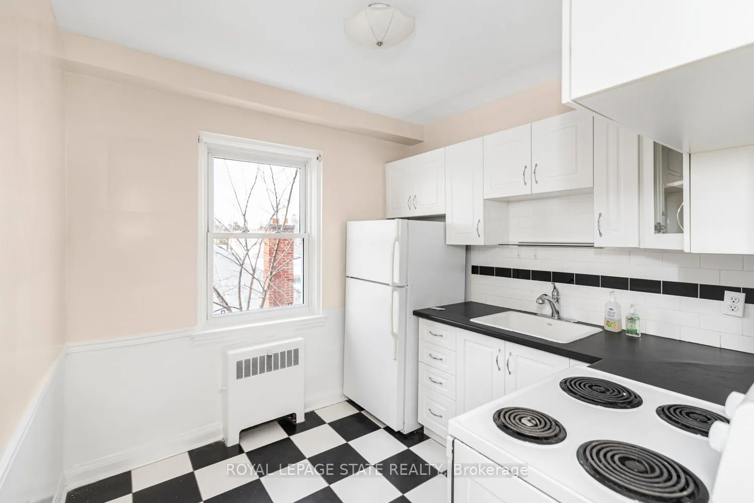 Photo 11 of Unit 5, 802 King Street W, Hamilton, Westdale — HOMEH