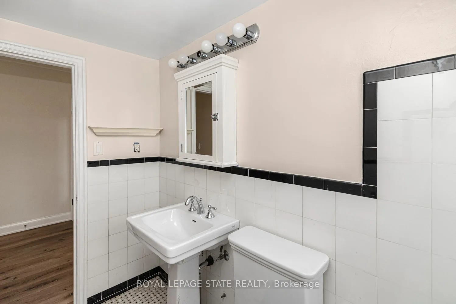 Photo 18 of Unit 5, 802 King Street W, Hamilton, Westdale — HOMEH