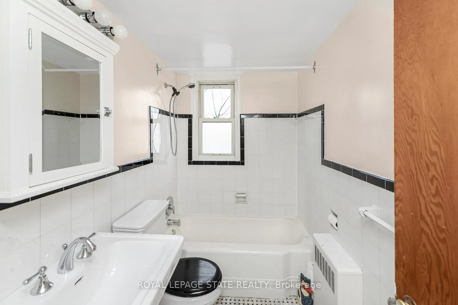 Photo 19 of Unit 5, 802 King Street W, Hamilton, Westdale — HOMEH
