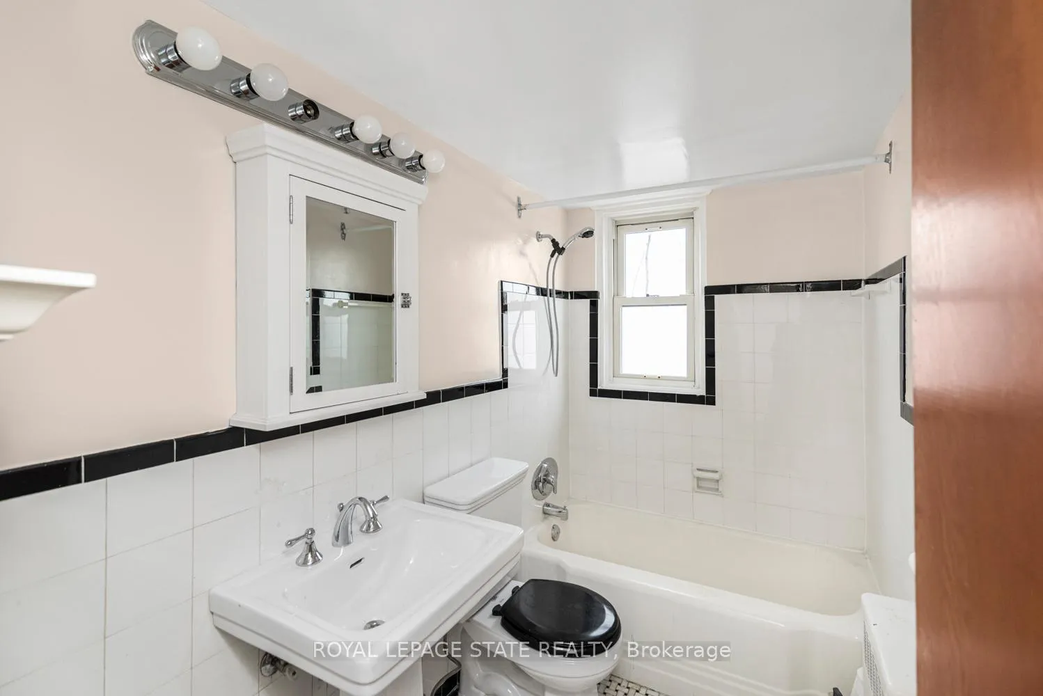 Photo 20 of Unit 5, 802 King Street W, Hamilton, Westdale — HOMEH