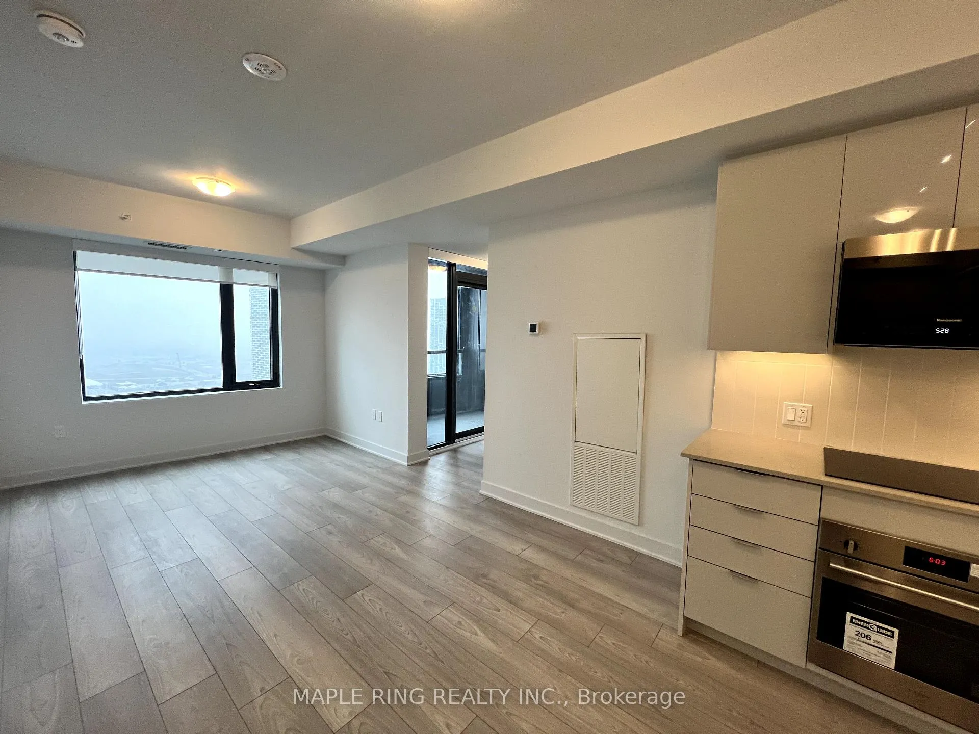 Photo 2 of Unit 3708, 2920 Highway 7 Road, Vaughan, Concord — HOMEH