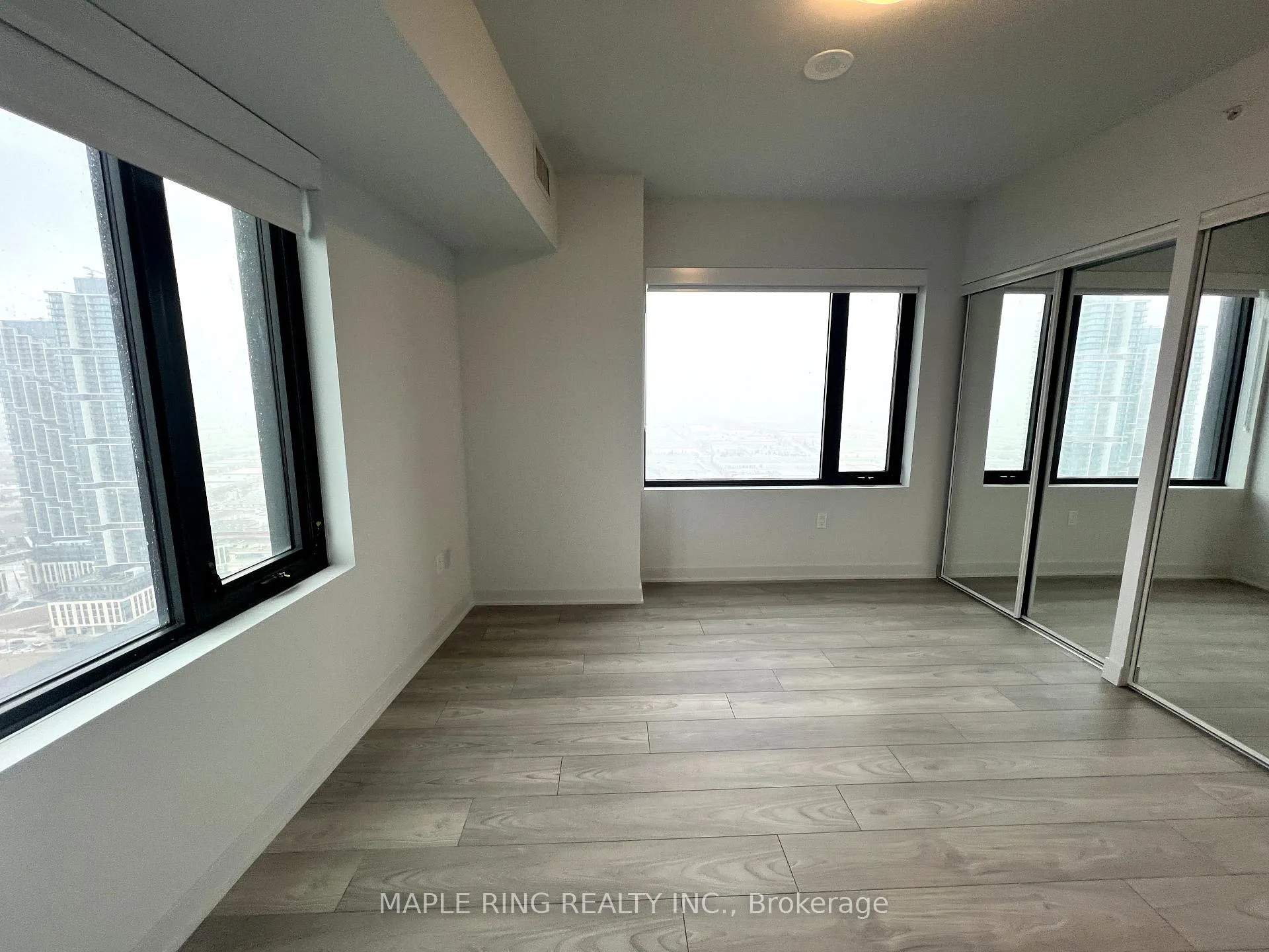 Photo 5 of Unit 3708, 2920 Highway 7 Road, Vaughan, Concord — HOMEH