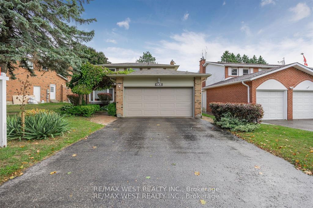 Photo 2 of 230 Browning Trail, Barrie, Letitia Heights — HOMEH