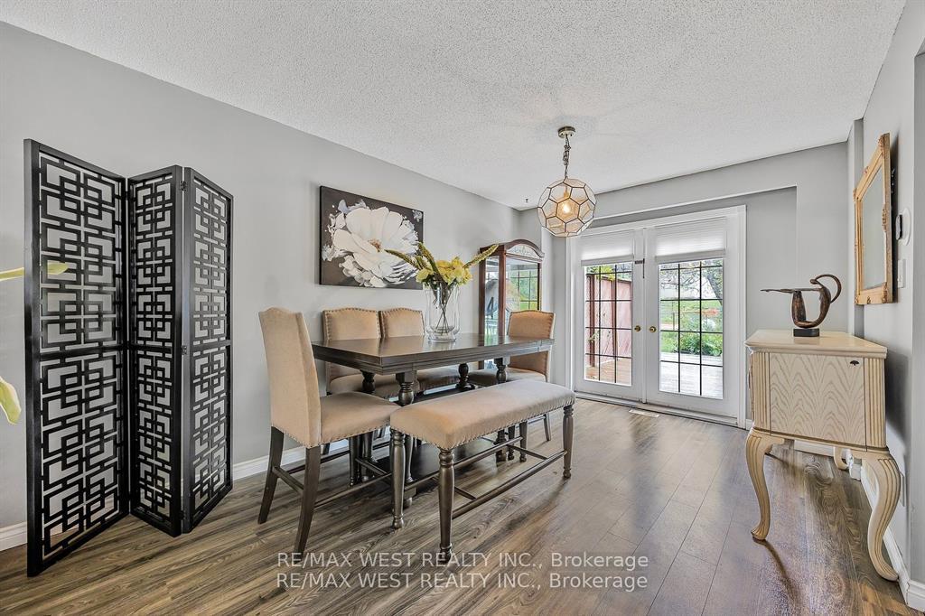 Photo 12 of 230 Browning Trail, Barrie, Letitia Heights — HOMEH