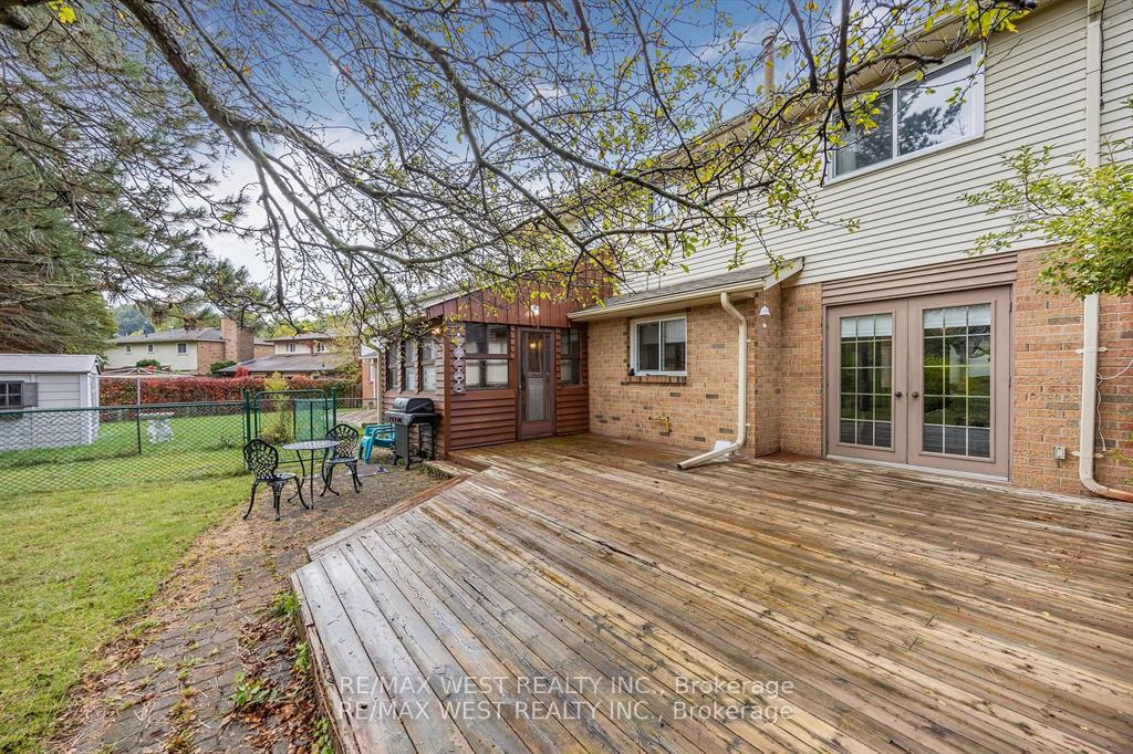 Photo 27 of 230 Browning Trail, Barrie, Letitia Heights — HOMEH