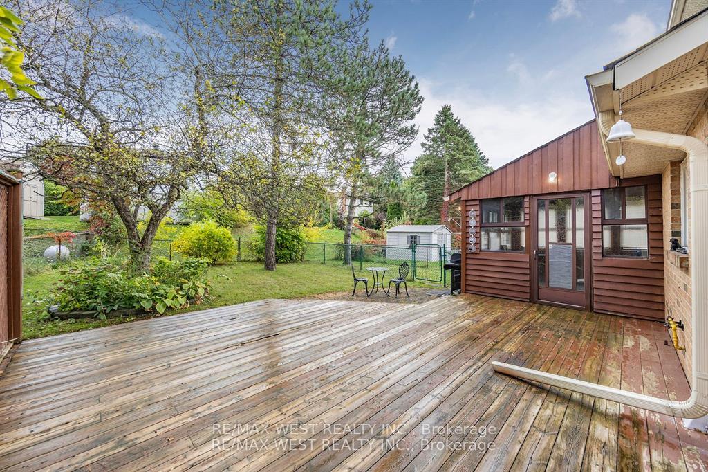 Photo 28 of 230 Browning Trail, Barrie, Letitia Heights — HOMEH