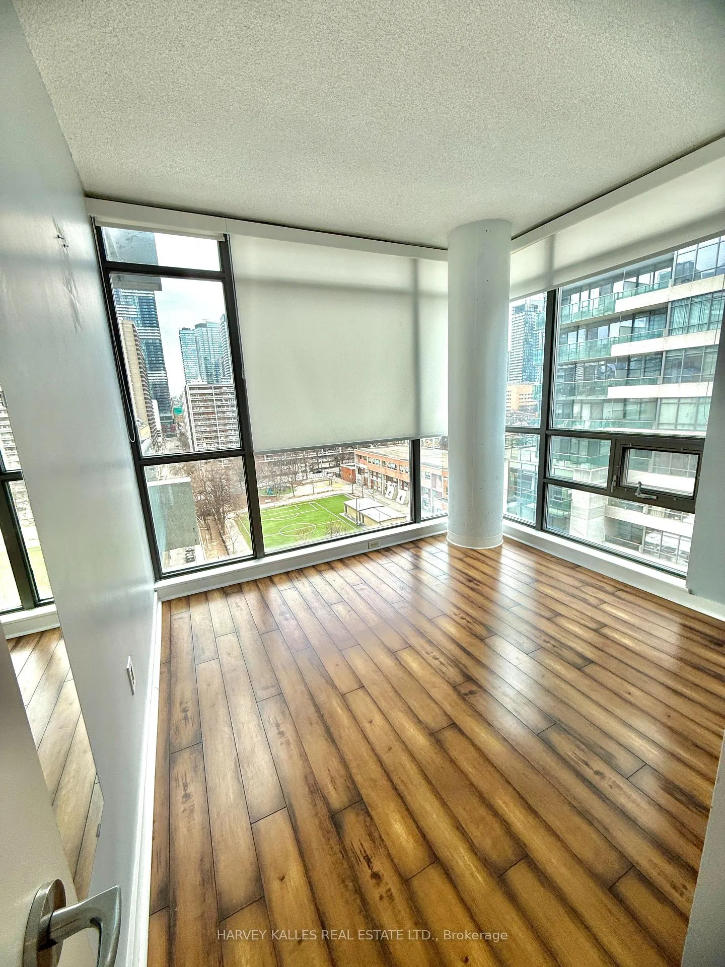 Photo 8 of Unit 1105, 281 Mutual Street, Toronto, Church-Yonge Corridor — HOMEH