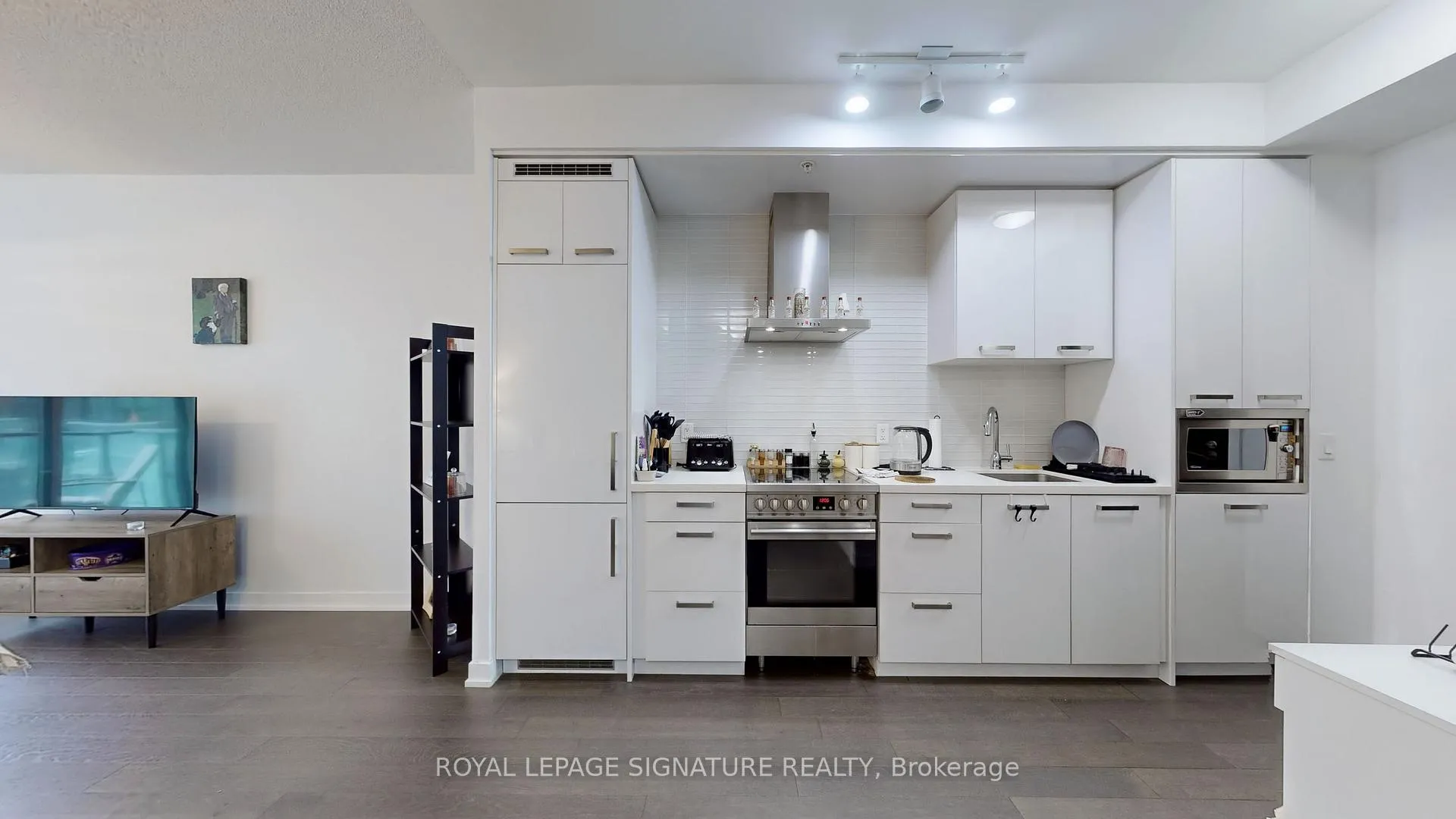 Photo 2 of Unit N120, 120 Bayview Avenue, Toronto, Waterfront Communities — HOMEH