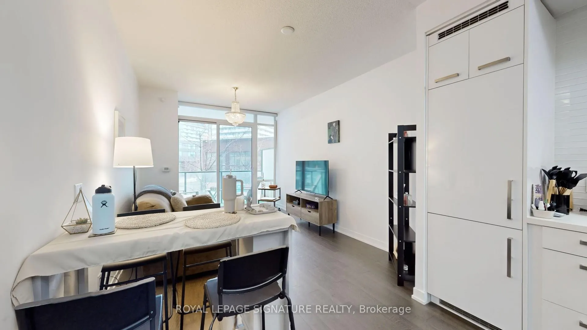 Photo 3 of Unit N120, 120 Bayview Avenue, Toronto, Waterfront Communities — HOMEH