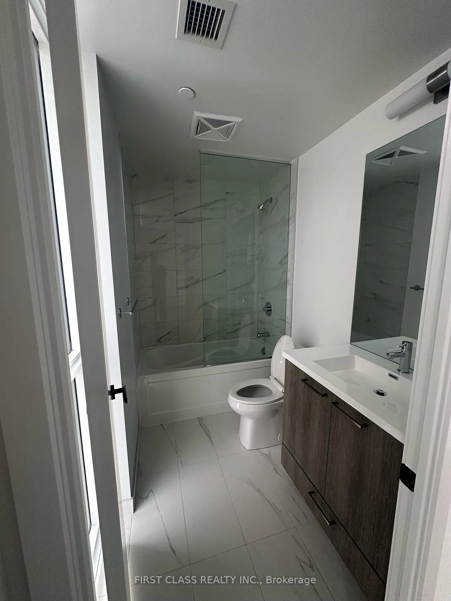 Photo 5 of Unit 4206, 195 Commerce Street, Vaughan, Vaughan Corporate Centre — HOMEH