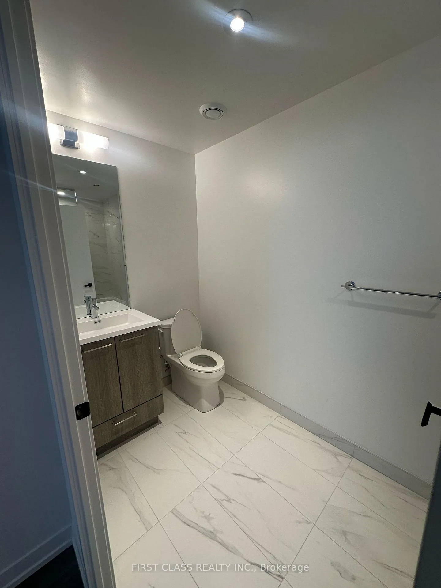 Photo 7 of Unit 4206, 195 Commerce Street, Vaughan, Vaughan Corporate Centre — HOMEH
