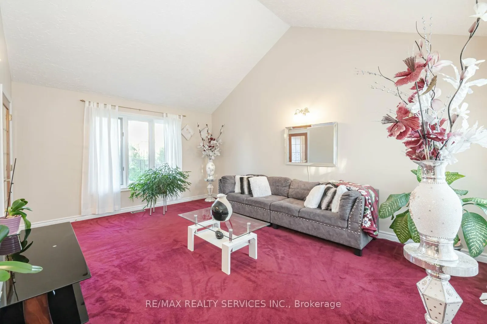 Photo 6 of 41 Jadestone Court, Kitchener — HOMEH