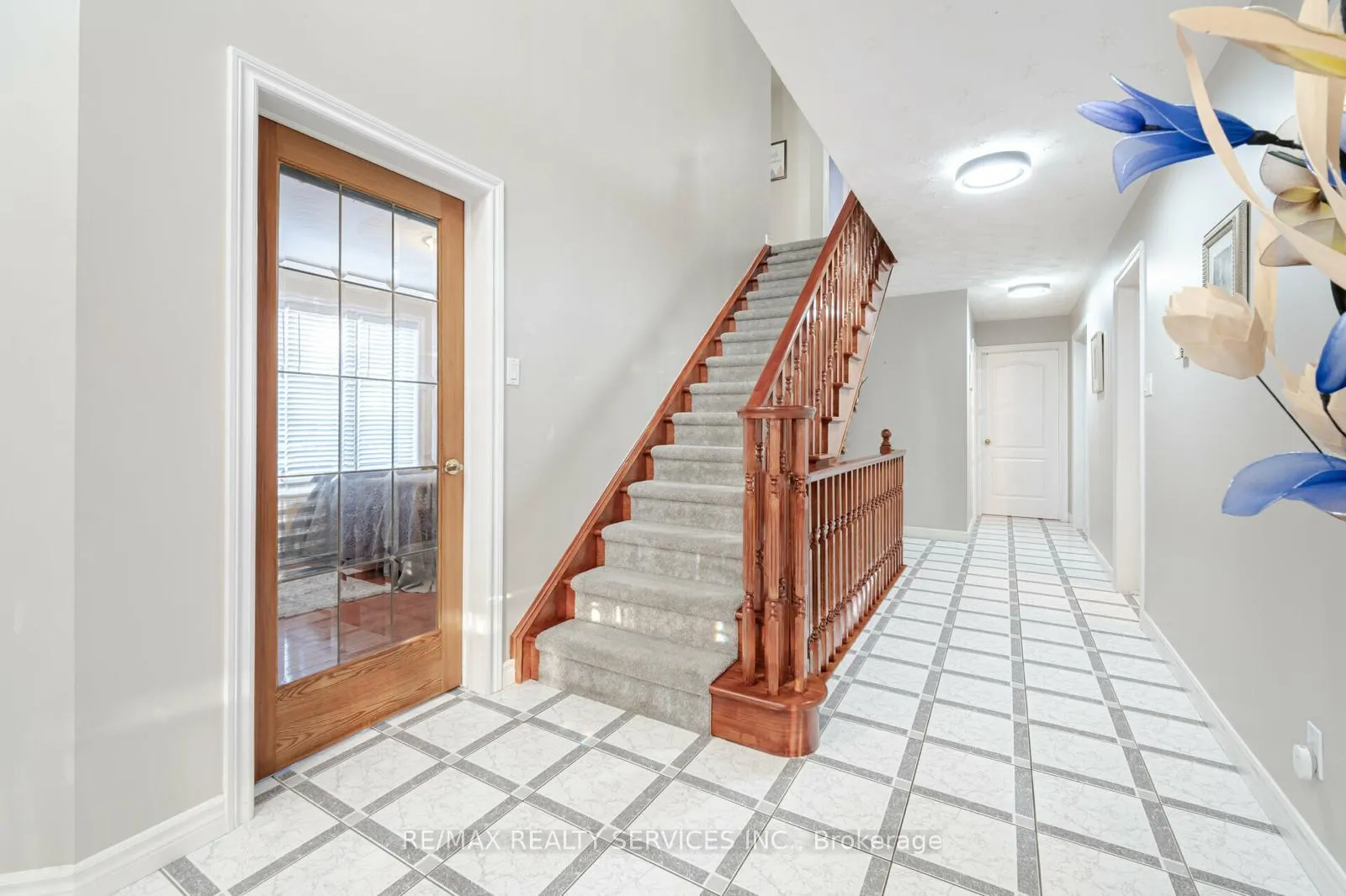Photo 10 of 41 Jadestone Court, Kitchener — HOMEH