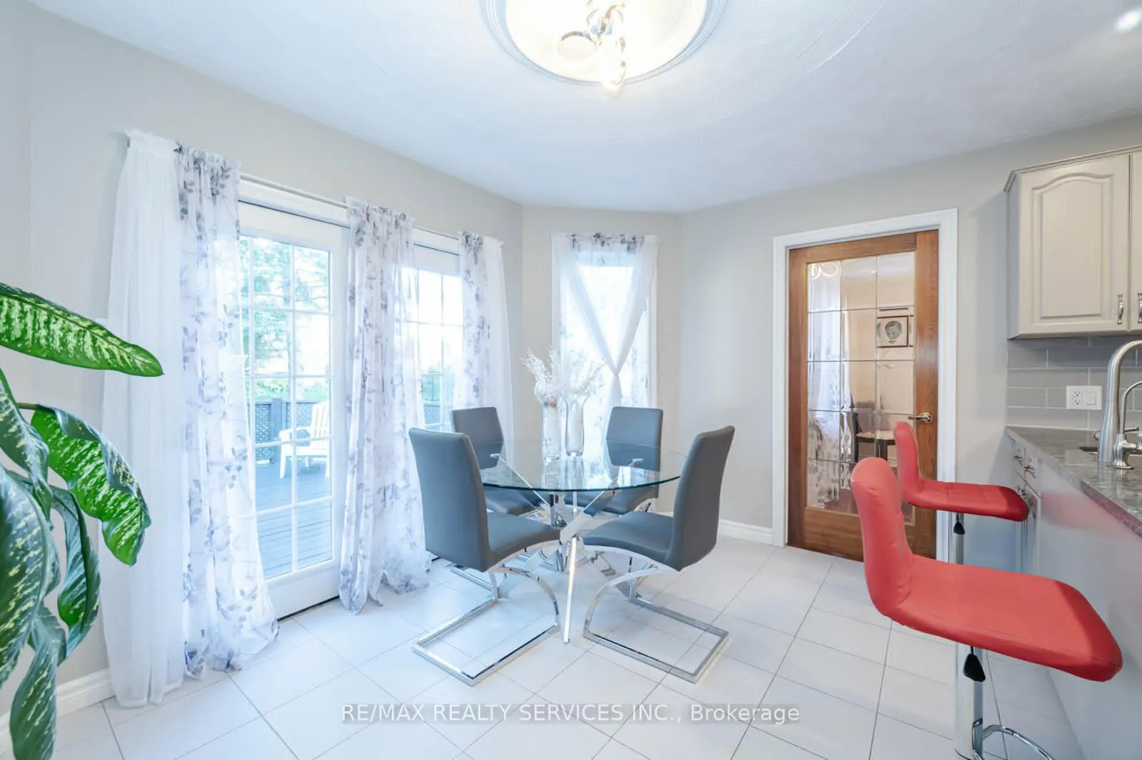 Photo 14 of 41 Jadestone Court, Kitchener — HOMEH