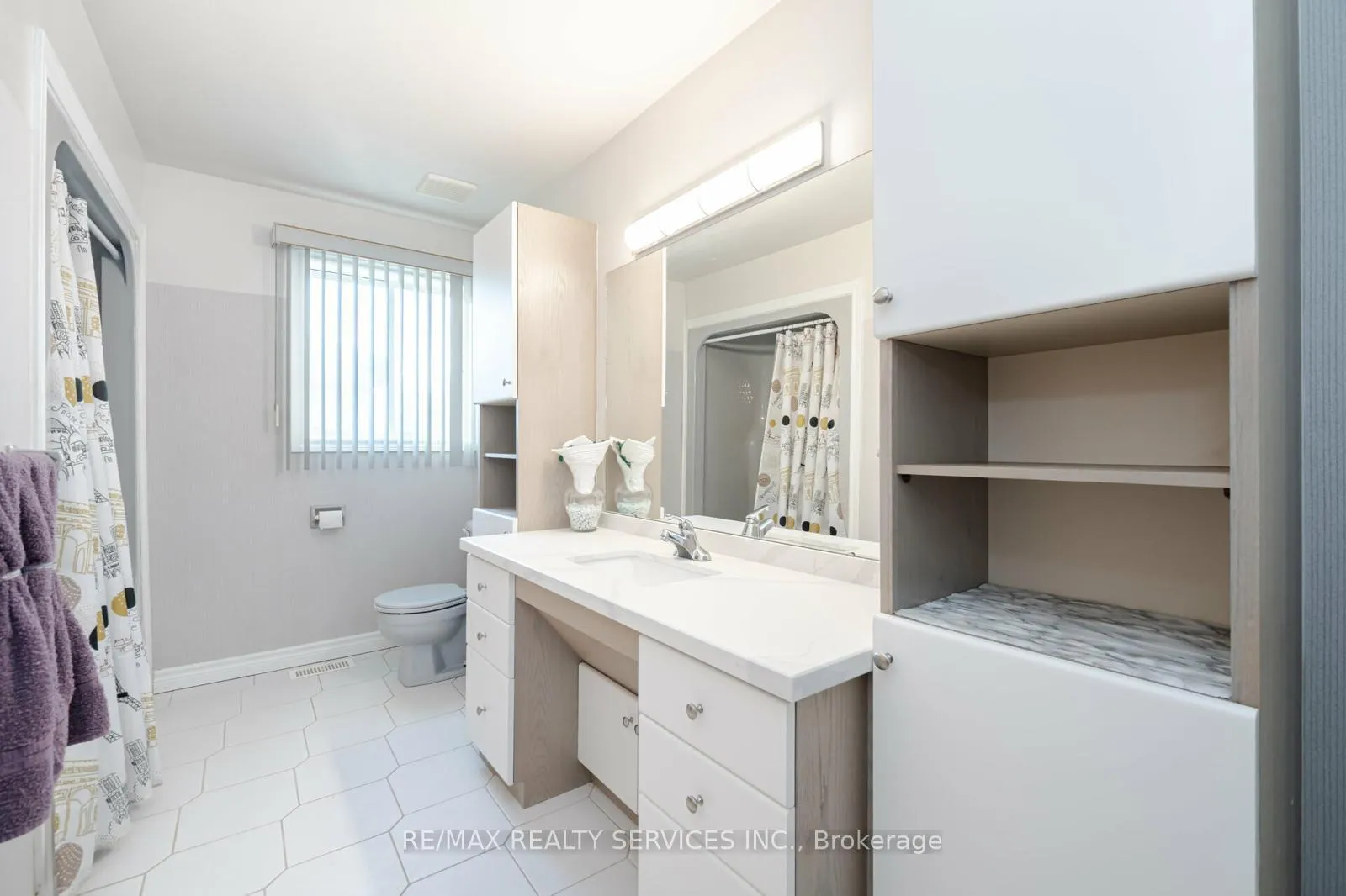 Photo 24 of 41 Jadestone Court, Kitchener — HOMEH