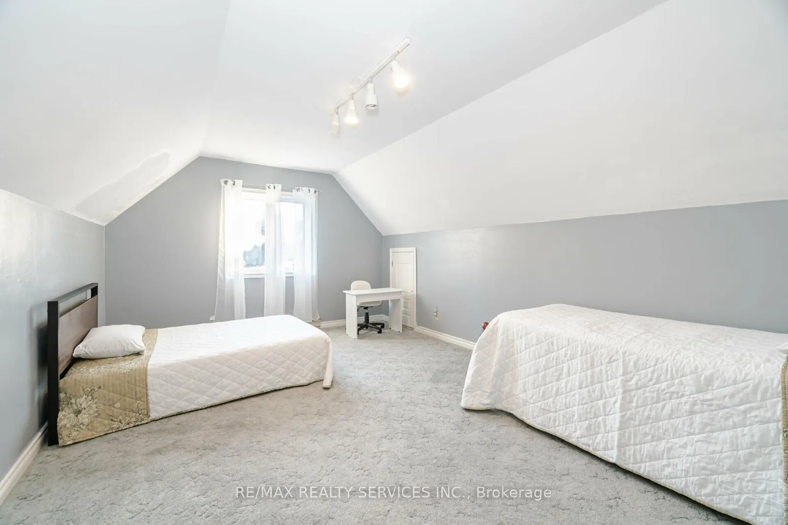 Photo 31 of 41 Jadestone Court, Kitchener — HOMEH
