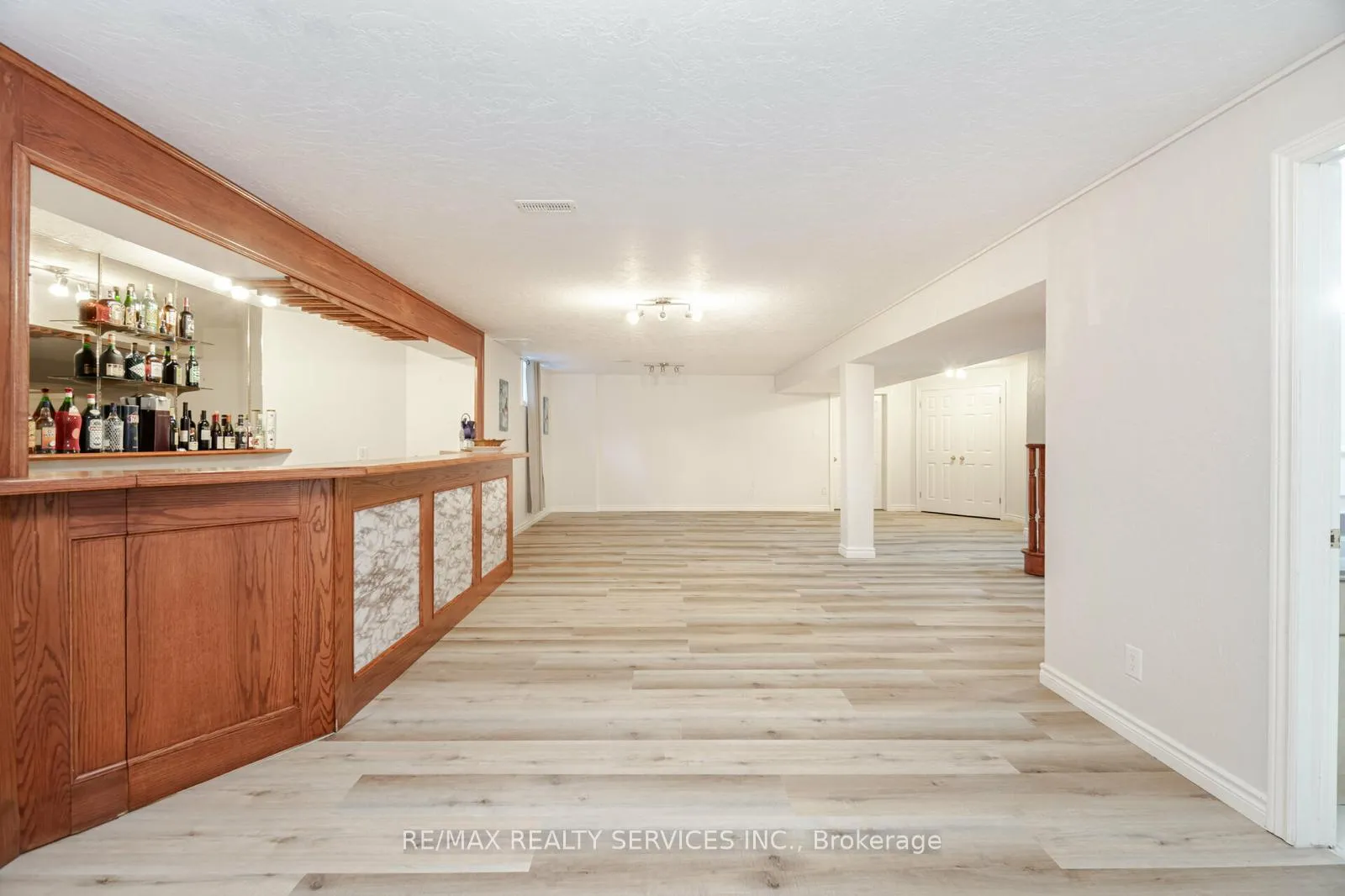 Photo 34 of 41 Jadestone Court, Kitchener — HOMEH